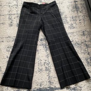 Club Monaco black windowpane wool wide-leg trouser in a size 4. Dry cleaned